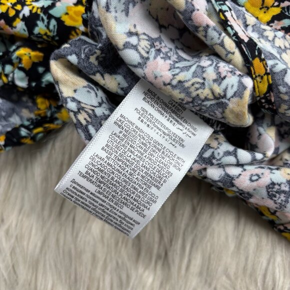 BCBGeneration Blouse Garden Floral Surplice Wrap Crop Top - Picture 5 of 7